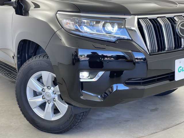 トヨタ ランドクルーザー プラド TX 新潟県 2022(令4)年 2.9万km ブラック 7人乗り/ディーゼル車/プリクラッシュセーフティ/レーダークルーズコントロール/レーンキープアシスト/クリアランスソナー/パーキングサポートブレーキ/ALPINEナビ（X9NX）/バックカメラ/フルセグTV/Bluetooth/USB/HDMI接続/ETC/ドライブレコーダー/センターデフロック/ダウンヒルアシスト/革調シートカバー/オートライト/オートハイビーム/LEDヘッドライト/ステアイングスイッチ/オートドアミラー/純正フロアマット/ドアバイザー