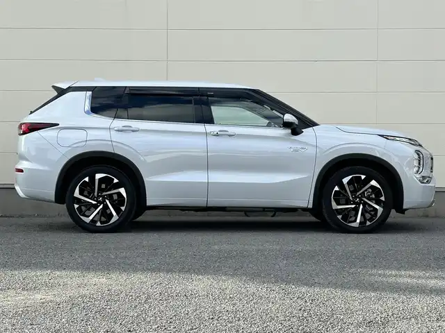 三菱 アウトランダー ＰＨＥＶ