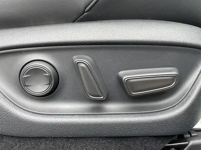 トヨタ クラウン ハイブリッド RS リミテッド 茨城県 2020(令2)年 0.6万km プレシャスブラックパール 純正ナビ/【AM・FM・CD・DVD・SD・USB・BT・TV】/パワーシート/シートヒーター/ステアリングヒーター/パーキングアシスト/100V電源/サンルーフ/レーダークルコン/ETC2.0/全方位カメラ/前後ルームミラー型ドラレコ/前後コーナーセンサー/電動パーキングブレーキ/ブレーキホールド/BSM/HUD/純正アルミホイール/オートライト/LEDライト
