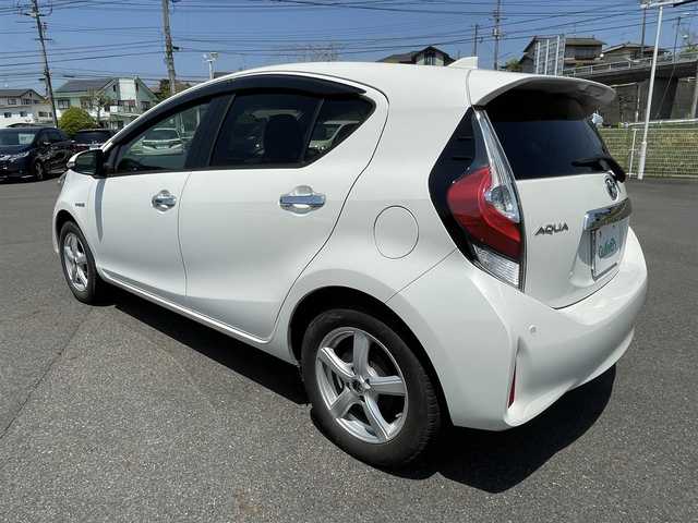 トヨタ アクア S スタイルブラック 岡山県 2018(平30)年 11.9万km ホワイトパールクリスタルシャイン 純正メモリナビ　NSZT-W68T/フルセグTV、CD、DVD、AM、FM/Bluetooth/バックカメラ/ビルトインETC/TVキャンセラー/パーキングサポートブレーキ/クリアランスソナー/前後コーナーセンサー/LEDヘッドライト/スマートキー/プッシュスタート