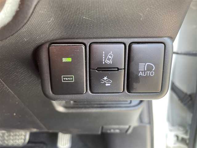 トヨタ アクア S スタイルブラック 岡山県 2018(平30)年 11.9万km ホワイトパールクリスタルシャイン 純正メモリナビ　NSZT-W68T/フルセグTV、CD、DVD、AM、FM/Bluetooth/バックカメラ/ビルトインETC/TVキャンセラー/パーキングサポートブレーキ/クリアランスソナー/前後コーナーセンサー/LEDヘッドライト/スマートキー/プッシュスタート