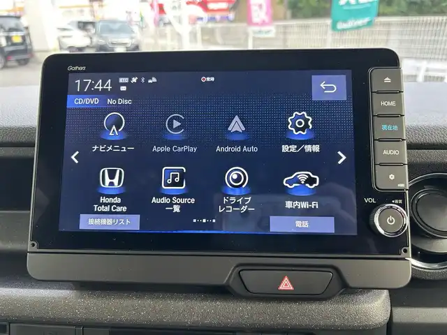 ホンダ Ｎ ＢＯＸ カスタム ターボ 埼玉県 2024(令6)年 0.1万km メテオロイドグレーメタリック ワンオーナー/ハーフレザーシート/純正SDナビ/　DTV/CD/DVD/BT/USB/　Apple CarPlay/Honda SENSING/　・アダプティブクルーズコントロール/　・近距離衝突軽減ブレーキ/　・急アクセル抑制機能/　・車線維持支援システム(LKAS)/　・オートハイビーム/両側パワースライドドア/純正ナビ連動ETC2.0/(DTH-203M）/純正ナビ連動前後ドライブレコーダー/(DRH-229ND)/フロントシートヒーター/リヤデフロスター/ヒーテッドドアミラースイッチ/アイドリングストップ/ソナーセンサー/パドルシフト/緊急通報ボタン/横滑り防止装置/純正フロアマット/スマートキー/スペアキー/保証書/取説/記録簿