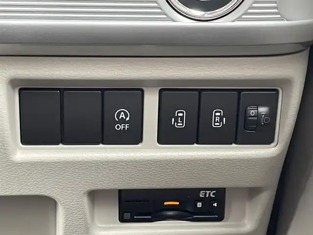 スズキ スペーシア HYBRID X 2トーン 滋賀県 2019(令1)年 1.5万km オフブルーメタリック/ホワイト2トーン 禁煙車/純正8型ナビ/（CD/DVD/フルセグTV/BT/SD/FM/AM）/スズキセーフティサポート/・デュアルセンサーブレーキサポート（衝突被害軽減ブレーキ）/・車線逸脱警報機能/・標識認識機能/・アダプティブクルーズコントロール（ACC）/・オートハイビーム/・後退時ブレーキサポート/全方位カメラ/ビルトインETC/両側パワースライドドア/D席シートヒーター/プッシュスタート/スマートキー/純正ドアバイザー/純正フロアマット