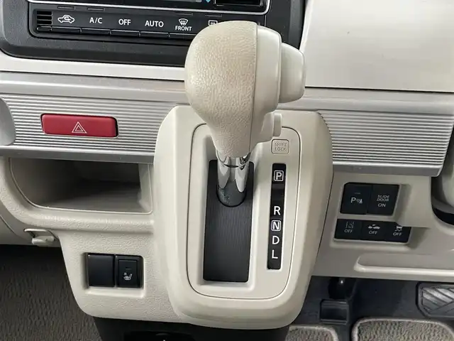 スズキ スペーシア HYBRID X 2トーン 滋賀県 2019(令1)年 1.5万km オフブルーメタリック/ホワイト2トーン 禁煙車/純正8型ナビ/（CD/DVD/フルセグTV/BT/SD/FM/AM）/スズキセーフティサポート/・デュアルセンサーブレーキサポート（衝突被害軽減ブレーキ）/・車線逸脱警報機能/・標識認識機能/・アダプティブクルーズコントロール（ACC）/・オートハイビーム/・後退時ブレーキサポート/全方位カメラ/ビルトインETC/両側パワースライドドア/D席シートヒーター/プッシュスタート/スマートキー/純正ドアバイザー/純正フロアマット
