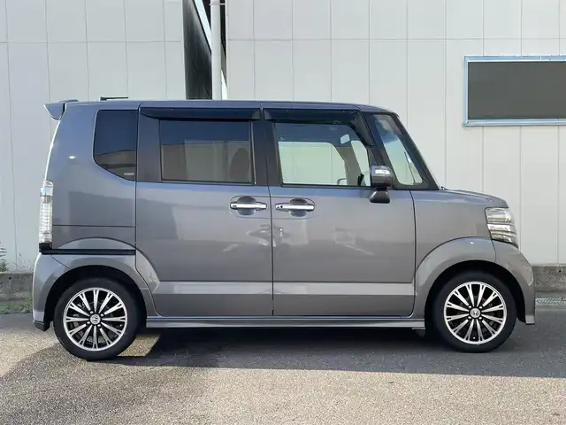 ホンダ Ｎ ＢＯＸ カスタム G ターボパッケージ 福島県 2012(平24)年 9万km ポリッシュドメタルメタリック (株)IDOMが運営する【じしゃロン福島店】の自社ローン専用車両になります。こちらは現金またはオートローンご利用時の価格です。自社ローンご希望の方は別途その旨お申付け下さい/純正ナビ（AM/FM/CD/DVD/BT)/フルセグテレビ/両側パワースライドドア/クルーズコントロール/ETC/ステアリングスイッチ/パドルシフト/純正15インチアルミホイール/横滑り防止装置