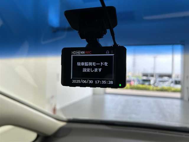 ホンダ オデッセイ ハイブリッド アブソルート ホンダセンシング 宮城県 2017(平29)年 10.4万km ホワイトオーキッドパール 純正９インチナビ（VXM-175VFEi）/（CD/DVD/SD/HDMI/BT/Apple Car Play)/フルセグTV/レーダークルーズコントロール/アルパインフリップダウンモニター/バックカメラ/前方ドライブレコーダー/両側パワースライドドア/D席パワーシート/レーンキープアシスト/オートライト/LEDヘッドライト/ハーフレザーシート/純正１８インチアルミホイール積込/ドアバイザー
