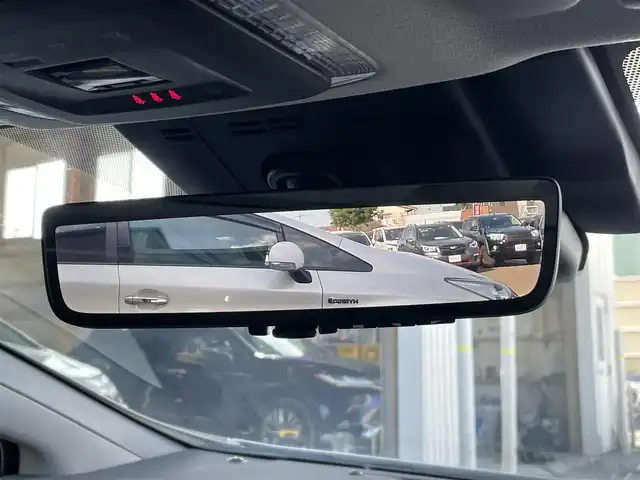 トヨタ プリウス Z 東京都 2023(令5)年 0.9万km プラチナホワイトパールマイカ トヨタセーフティセンス/パノラマルーフ/純正コネクトナビ/パノラミックビュー/ドライブレコーダー/シートヒーター/シートエアコン/ＥＴＣ/パワーシート/電動リアゲート/ワイヤレス充電機