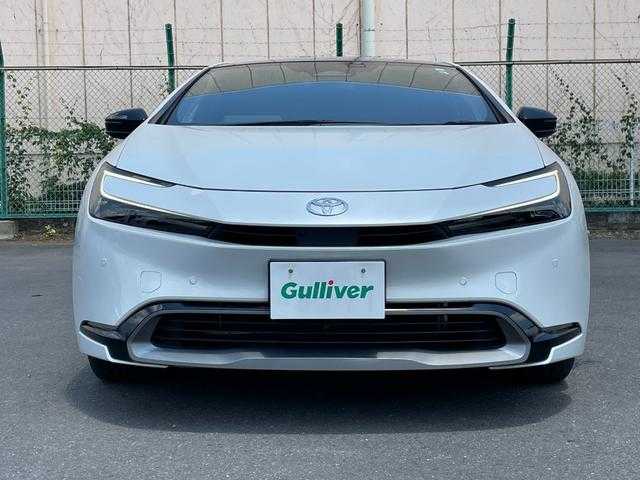 トヨタ プリウス Z 東京都 2023(令5)年 0.9万km プラチナホワイトパールマイカ トヨタセーフティセンス/パノラマルーフ/純正コネクトナビ/パノラミックビュー/ドライブレコーダー/シートヒーター/シートエアコン/ＥＴＣ/パワーシート/電動リアゲート/ワイヤレス充電機