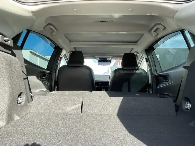 トヨタ プリウス Z 群馬県 2023(令5)年 0.9万km プラチナホワイトパールマイカ トヨタセーフティセンス/パノラマルーフ/純正コネクトナビ/パノラミックビュー/ドライブレコーダー/シートヒーター/シートエアコン/ＥＴＣ/パワーシート/電動リアゲート/ワイヤレス充電機/Bluetooth/本革ステアリング/ステアリングヒーター/シートセットポジションメモリー/BSM/Miracast/純正フロアマット/AHB/アダプティブクルーズコントロール/フルセグ/純正19インチアルミホイール/ビルトインETC2.0/LEDヘッドライト/パワーステアリング/レザーシート