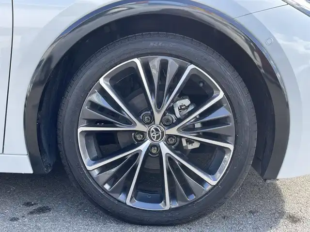 トヨタ プリウス Z 群馬県 2023(令5)年 0.9万km プラチナホワイトパールマイカ トヨタセーフティセンス/パノラマルーフ/純正コネクトナビ/パノラミックビュー/ドライブレコーダー/シートヒーター/シートエアコン/ＥＴＣ/パワーシート/電動リアゲート/ワイヤレス充電機/Bluetooth/本革ステアリング/ステアリングヒーター/シートセットポジションメモリー/BSM/Miracast/純正フロアマット/AHB/アダプティブクルーズコントロール/フルセグ/純正19インチアルミホイール/ビルトインETC2.0/LEDヘッドライト/パワーステアリング/レザーシート