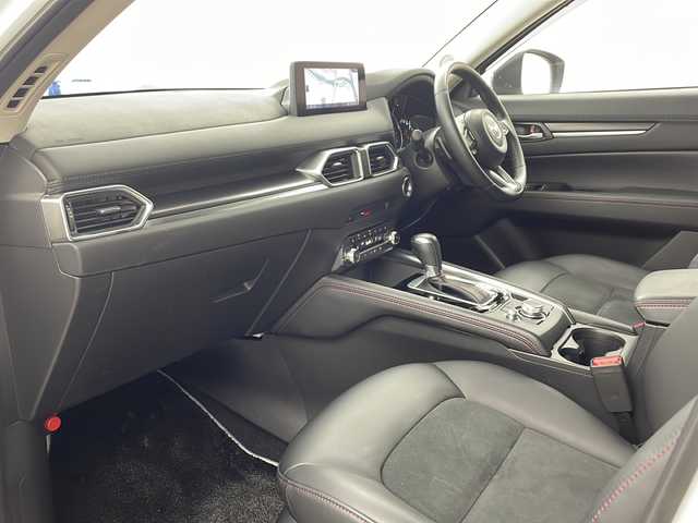 マツダ ＣＸ－５ 20S ブラックトーンED 兵庫県 2023(令5)年 2.6万km ロジウムホワイトプレミアムメタリック ・純正ナビ/BT/USB/AppleCarPlay/Android Auto/・360°ビューモニター/・バックカメラ/・ビルトインETC/・純正前後ドライブレコーダー/・i-ACTIVSENSE/・スマートブレーキサポート/・ドライバーアテンションアラート/・スマートシティブレーキサポート/・速度標識警報/・車間認知支援システム/・車線逸脱警報システム/・レーンキープアシストシステム/・ブラインドスポットモニター/・ヘッドアップディスプレイ/・レーダークルーズコントロール/・パーキングセンサー/・ハーフレザーシート/・前席シートヒーター/・運転席パワーシート/・ステアリングヒーター/・電子パーキング/・オートホールド/・純正19インチアルミホイール/・オートライト/・オートワイパー/・パドルシフト/・アダプティブLEDヘッドライト/・デュアルオートエアコン/・アイドリングストップ/・純正フロアマット/・スマートキー/・スペアキー