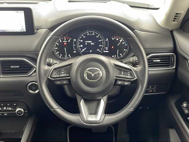 マツダ ＣＸ－５ 20S ブラックトーンED 兵庫県 2023(令5)年 2.6万km ロジウムホワイトプレミアムメタリック ・純正ナビ/BT/USB/AppleCarPlay/Android Auto/・360°ビューモニター/・バックカメラ/・ビルトインETC/・純正前後ドライブレコーダー/・i-ACTIVSENSE/・スマートブレーキサポート/・ドライバーアテンションアラート/・スマートシティブレーキサポート/・速度標識警報/・車間認知支援システム/・車線逸脱警報システム/・レーンキープアシストシステム/・ブラインドスポットモニター/・ヘッドアップディスプレイ/・レーダークルーズコントロール/・パーキングセンサー/・ハーフレザーシート/・前席シートヒーター/・運転席パワーシート/・ステアリングヒーター/・電子パーキング/・オートホールド/・純正19インチアルミホイール/・オートライト/・オートワイパー/・パドルシフト/・アダプティブLEDヘッドライト/・デュアルオートエアコン/・アイドリングストップ/・純正フロアマット/・スマートキー/・スペアキー