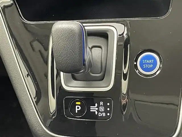 日産 セレナ e－パワー ハイウェイスター V 愛知県 2020(令2)年 5.2万km ブリリアントホワイトパール 純正１０型ナビ　純正後席モニター　禁煙車　セーフティパック　全方位カメラ　ＢＳＭ　エマブレ　衝突軽減　クルコン　ハンズフリー両側パワスラ　ＥＴＣ　ドラレコ　ＬＥＤオートライト　コーナーセンサー　フォグ