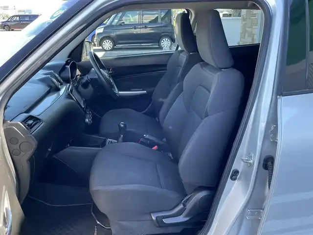 スズキ スイフト XG 徳島県 2017(平29)年 4.9万km スターシルバーメタリック 5F/7インチナビ/（Bluetooth/フルセグTV/CD/DVD/ラジオ）/シートヒーター/HIDヘッドライト/フォグライト/ビルトインETC/電格ミラー/プッシュスタート/スマートキー/スペアキー