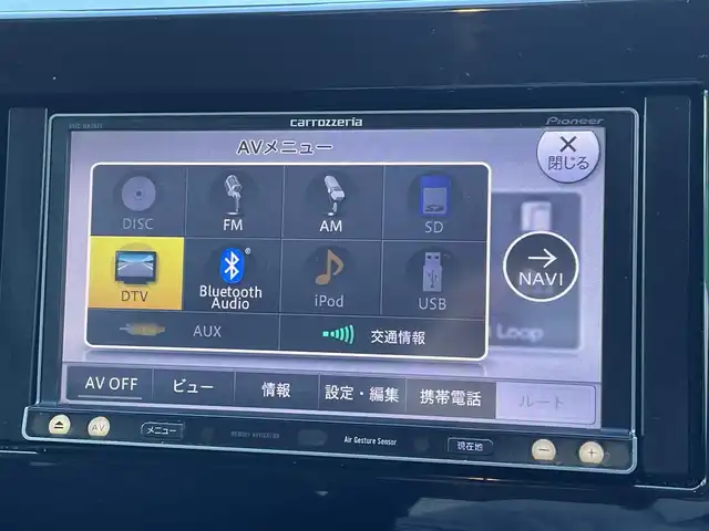 スズキ スイフト XG 徳島県 2017(平29)年 4.9万km スターシルバーメタリック 5F/7インチナビ/（Bluetooth/フルセグTV/CD/DVD/ラジオ）/シートヒーター/HIDヘッドライト/フォグライト/ビルトインETC/電格ミラー/プッシュスタート/スマートキー/スペアキー
