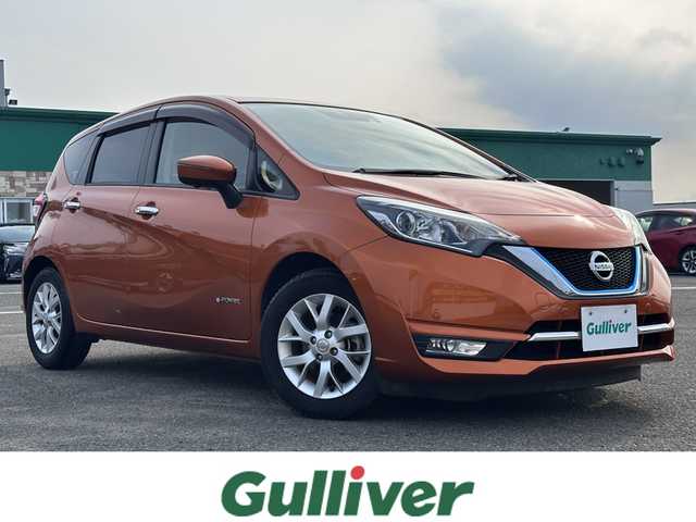 日産 ノート e－パワー メダリスト 徳島県 2017(平29)年 3.9万km プレミアムコロナオレンジ 純正7型ナビ　MM316D-L/（USB/AUX/BT/ラジオ/フルセグ）/デジタルインナーミラー/アラウンドビューモニター/バックカメラ/前後コーナーセンサー/LEDヘッドライト/フォグライト/オートライト/ドライブレコーダー/ETC/純正15AW/純正フロアマット/スペアキー