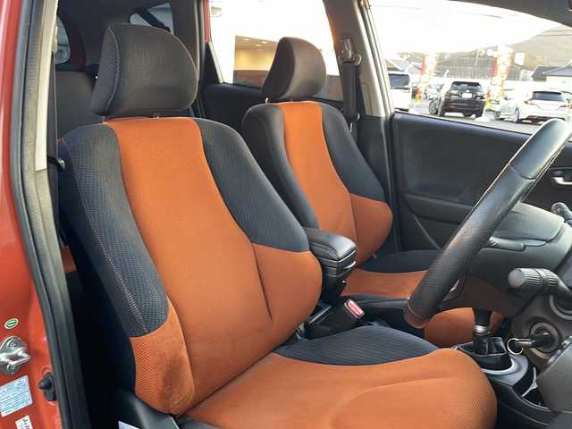 ホンダ フィット RS 山口県 2011(平23)年 10.5万km サンセットオレンジⅡ 6速マニュアル車/純正HDDナビ/CD/DVD/Bluetooth/フルセグテレビ/ETC/保証書/取扱説明書/記録簿/HIDヘッドライト/フォグライト/オートライト/オートエアコン/社外フロアマット/リモコンキー/スペアキー/純正16インチアルミホイール/前後ドライブレコーダー/電動格納ミラー