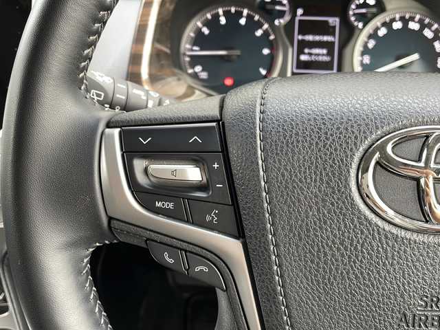 トヨタ ランドクルーザー プラド TX Lパッケージ 福岡県 2023(令5)年 2.9万km ホワイトパールクリスタルシャイン ・ワンオーナー/・純正エアロパーツ/・サンルーフ/・ブラックレザーシート/・アルパイン製９型ナビ/・アルパイン製デジタルインナーミラー/・アルパイン製ドライブレコーダー/・純正オプションウッドコンビハンドル/・純正オプションウッドコンビシフトノブ/・ウッド調パネル/・バックカメラ/・７人乗り/・シートヒーター/・エアシート/・パワーシート/・純正１９インチアルミホイル/・ルーフレール/・ドアバイザー/・フロアマット/・スマートキー/・保証書/・取扱説明書