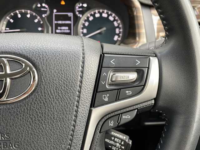 トヨタ ランドクルーザー プラド TX Lパッケージ 福岡県 2023(令5)年 2.9万km ホワイトパールクリスタルシャイン ・ワンオーナー/・純正エアロパーツ/・サンルーフ/・ブラックレザーシート/・アルパイン製９型ナビ/・アルパイン製デジタルインナーミラー/・アルパイン製ドライブレコーダー/・純正オプションウッドコンビハンドル/・純正オプションウッドコンビシフトノブ/・ウッド調パネル/・バックカメラ/・７人乗り/・シートヒーター/・エアシート/・パワーシート/・純正１９インチアルミホイル/・ルーフレール/・ドアバイザー/・フロアマット/・スマートキー/・保証書/・取扱説明書