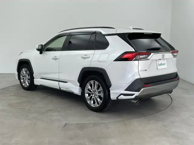 トヨタ ＲＡＶ４ G Zパッケージ 大分県 2023(令5)年 3.1万km プラチナホワイトパールマイカ 純正ナビ/Bluetooth/フルセグ/Miracast/モデリスタエアロ/サンルーフ/レーダークルコン/シートヒーター・クーラー（D＋N）/シートメモリー/アラウンドビューモニター/全方位カメラ/パワーシート/純正アルミホイル19インチ/純正フロアマット/電動リアゲート/オートライト/オートマチックハイビーム/オートブレーキホールド/ステアリングヒーター/革巻ステアリング/ステアリングスイッチ/ビルトインETC2.0
