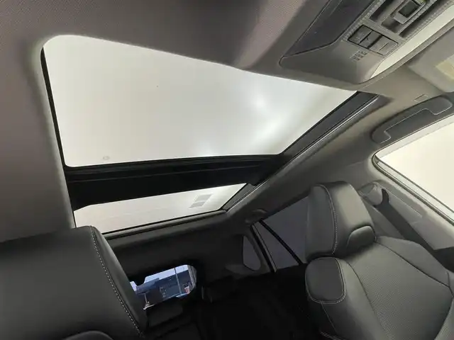 トヨタ ＲＡＶ４ G Zパッケージ 大分県 2023(令5)年 3.1万km プラチナホワイトパールマイカ 純正ナビ/Bluetooth/フルセグ/Miracast/モデリスタエアロ/サンルーフ/レーダークルコン/シートヒーター・クーラー（D＋N）/シートメモリー/アラウンドビューモニター/全方位カメラ/パワーシート/純正アルミホイル19インチ/純正フロアマット/電動リアゲート/オートライト/オートマチックハイビーム/オートブレーキホールド/ステアリングヒーター/革巻ステアリング/ステアリングスイッチ/ビルトインETC2.0