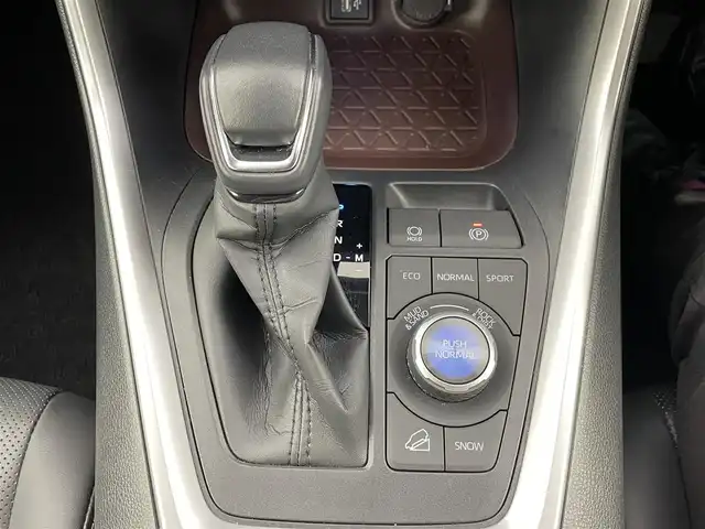 トヨタ ＲＡＶ４ G Zパッケージ 大分県 2023(令5)年 3.1万km プラチナホワイトパールマイカ 純正ナビ/Bluetooth/フルセグ/Miracast/モデリスタエアロ/サンルーフ/レーダークルコン/シートヒーター・クーラー（D＋N）/シートメモリー/アラウンドビューモニター/全方位カメラ/パワーシート/純正アルミホイル19インチ/純正フロアマット/電動リアゲート/オートライト/オートマチックハイビーム/オートブレーキホールド/ステアリングヒーター/革巻ステアリング/ステアリングスイッチ/ビルトインETC2.0