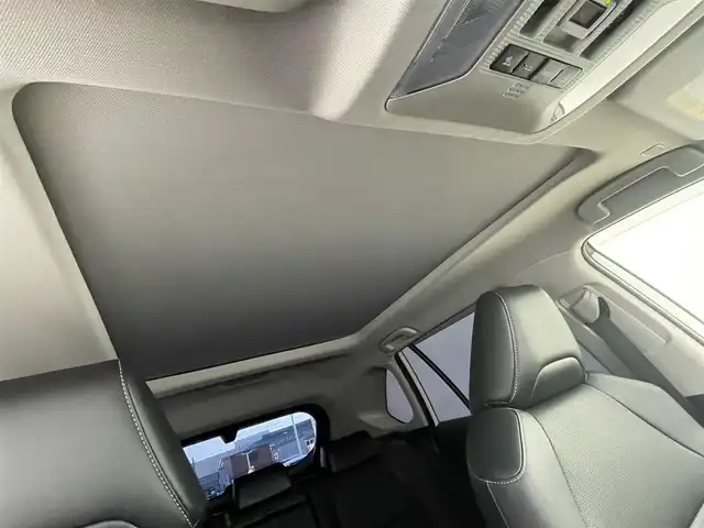 トヨタ ＲＡＶ４ G Zパッケージ 大分県 2023(令5)年 3.1万km プラチナホワイトパールマイカ 純正ナビ/Bluetooth/フルセグ/Miracast/モデリスタエアロ/サンルーフ/レーダークルコン/シートヒーター・クーラー（D＋N）/シートメモリー/アラウンドビューモニター/全方位カメラ/パワーシート/純正アルミホイル19インチ/純正フロアマット/電動リアゲート/オートライト/オートマチックハイビーム/オートブレーキホールド/ステアリングヒーター/革巻ステアリング/ステアリングスイッチ/ビルトインETC2.0