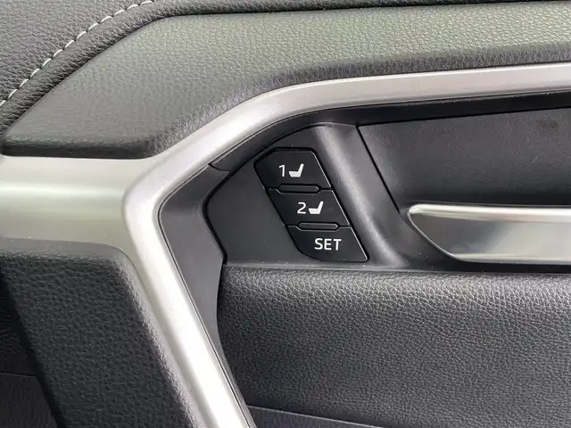 トヨタ ＲＡＶ４ G Zパッケージ 大分県 2023(令5)年 3.1万km プラチナホワイトパールマイカ 純正ナビ/Bluetooth/フルセグ/Miracast/モデリスタエアロ/サンルーフ/レーダークルコン/シートヒーター・クーラー（D＋N）/シートメモリー/アラウンドビューモニター/全方位カメラ/パワーシート/純正アルミホイル19インチ/純正フロアマット/電動リアゲート/オートライト/オートマチックハイビーム/オートブレーキホールド/ステアリングヒーター/革巻ステアリング/ステアリングスイッチ/ビルトインETC2.0
