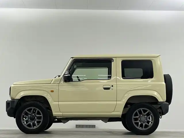 スズキ ジムニー XC 埼玉県 2019(令1)年 3.8万km シフォンアイボリーM 純正8型ナビ　温シート　Ｂカメラ　ＬＥＤ　クルーズコントロール　フルセグＴＶ　Ｂｌｕｅｔｏｏｔｈ　ドライブレコーダー　背面タイヤ　ダウンヒルアシスト　衝突被害軽減　オートハイビーム　レーンキープ