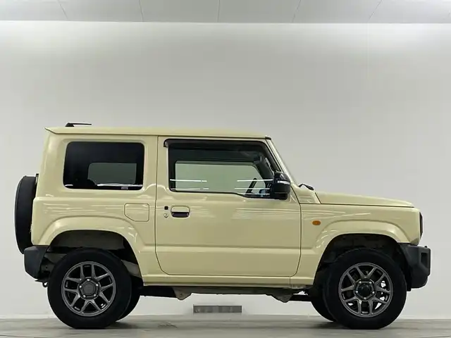 スズキ ジムニー XC 埼玉県 2019(令1)年 3.8万km シフォンアイボリーM 純正8型ナビ　温シート　Ｂカメラ　ＬＥＤ　クルーズコントロール　フルセグＴＶ　Ｂｌｕｅｔｏｏｔｈ　ドライブレコーダー　背面タイヤ　ダウンヒルアシスト　衝突被害軽減　オートハイビーム　レーンキープ