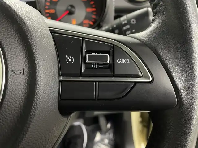 スズキ ジムニー XC 埼玉県 2019(令1)年 3.8万km シフォンアイボリーM 純正8型ナビ　温シート　Ｂカメラ　ＬＥＤ　クルーズコントロール　フルセグＴＶ　Ｂｌｕｅｔｏｏｔｈ　ドライブレコーダー　背面タイヤ　ダウンヒルアシスト　衝突被害軽減　オートハイビーム　レーンキープ