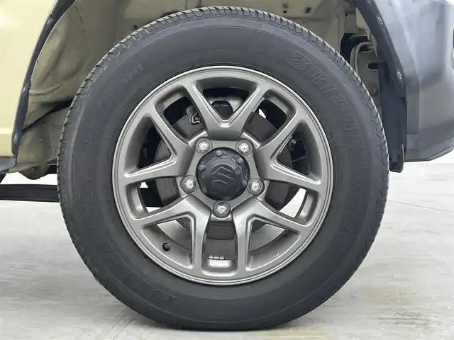 スズキ ジムニー XC 埼玉県 2019(令1)年 3.8万km シフォンアイボリーM 純正8型ナビ　温シート　Ｂカメラ　ＬＥＤ　クルーズコントロール　フルセグＴＶ　Ｂｌｕｅｔｏｏｔｈ　ドライブレコーダー　背面タイヤ　ダウンヒルアシスト　衝突被害軽減　オートハイビーム　レーンキープ