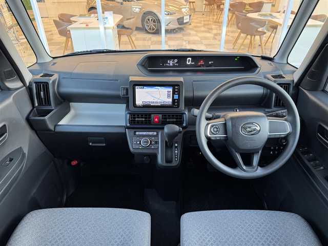 ダイハツ タント L 愛媛県 2024(令6)年 0.3万km シャイニングホワイトパール 純正ワイドナビ（NMZK-７３D）/フルセグTV Bluetooth DVD SD USB/バックカメラ/両側スライドドア/スマートアシスト/前後コーナーセンサー/車線逸脱警報/オートハイビーム/LEDヘッドライト/オートライト/ビルトインETC/純正フロアマット/オートエアコン/スマートキー2個/ドアバイザー/取説・保証書