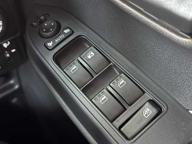 ダイハツ タント L 愛媛県 2024(令6)年 0.3万km シャイニングホワイトパール 純正ワイドナビ（NMZK-７３D）/フルセグTV Bluetooth DVD SD USB/バックカメラ/両側スライドドア/スマートアシスト/前後コーナーセンサー/車線逸脱警報/オートハイビーム/LEDヘッドライト/オートライト/ビルトインETC/純正フロアマット/オートエアコン/スマートキー2個/ドアバイザー/取説・保証書