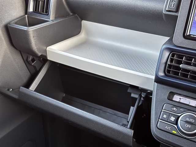 ダイハツ タント L 愛媛県 2024(令6)年 0.3万km シャイニングホワイトパール 純正ワイドナビ（NMZK-７３D）/フルセグTV Bluetooth DVD SD USB/バックカメラ/両側スライドドア/スマートアシスト/前後コーナーセンサー/車線逸脱警報/オートハイビーム/LEDヘッドライト/オートライト/ビルトインETC/純正フロアマット/オートエアコン/スマートキー2個/ドアバイザー/取説・保証書