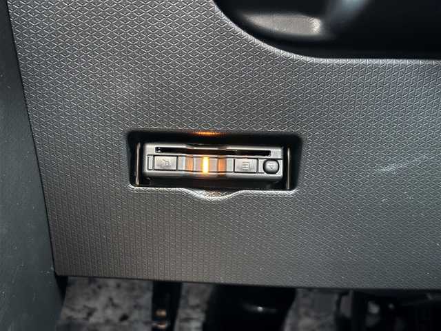 ダイハツ タント L 愛媛県 2024(令6)年 0.3万km シャイニングホワイトパール 純正ワイドナビ（NMZK-７３D）/フルセグTV Bluetooth DVD SD USB/バックカメラ/両側スライドドア/スマートアシスト/前後コーナーセンサー/車線逸脱警報/オートハイビーム/LEDヘッドライト/オートライト/ビルトインETC/純正フロアマット/オートエアコン/スマートキー2個/ドアバイザー/取説・保証書