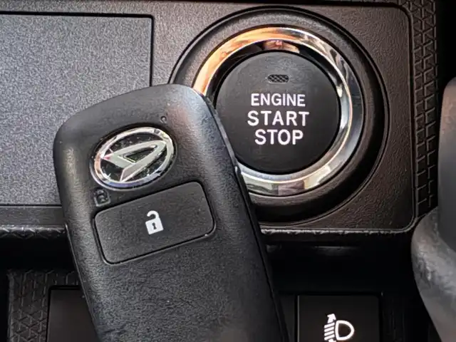 ダイハツ タント L 愛媛県 2024(令6)年 0.3万km シャイニングホワイトパール 純正ワイドナビ（NMZK-７３D）/フルセグTV Bluetooth DVD SD USB/バックカメラ/両側スライドドア/スマートアシスト/前後コーナーセンサー/車線逸脱警報/オートハイビーム/LEDヘッドライト/オートライト/ビルトインETC/純正フロアマット/オートエアコン/スマートキー2個/ドアバイザー/取説・保証書