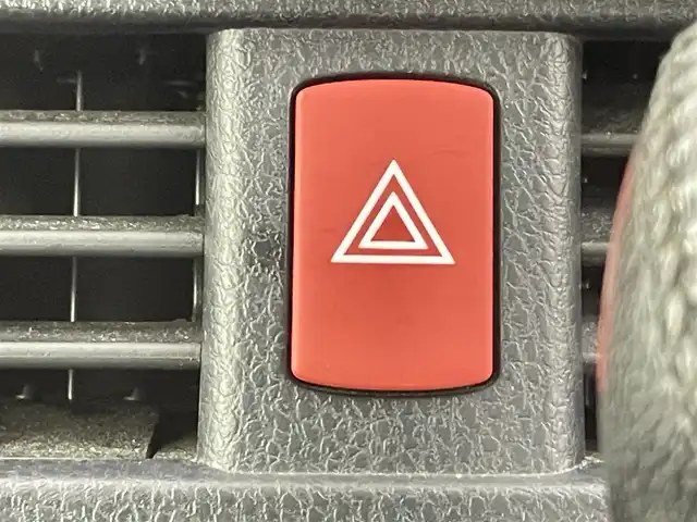 トヨタ ヴォクシー ZS 煌Ⅱ 千葉県 2016(平28)年 8.8万km ホワイトパールクリスタルシャイン 禁煙車/Toyota Safety Sense C/・プリクラッシュブレーキ/・レーンキーピングアシスト/・ハイビームアシスト/・横滑り防止装置 /・衝突安全ボディ/両側パワースライドドア/社外8インチナビ/CD/DVD/Bluetooth/フルセグ/バックカメラ/LEDオートライト/純正16インチアルミホイール/純正フロアマット/オートエアコン/アイドリングストップ/プッシュスタート/スマートキー