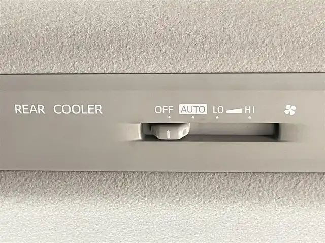 トヨタ ヴォクシー ZS 煌Ⅱ 千葉県 2016(平28)年 8.8万km ホワイトパールクリスタルシャイン 禁煙車/Toyota Safety Sense C/・プリクラッシュブレーキ/・レーンキーピングアシスト/・ハイビームアシスト/・横滑り防止装置 /・衝突安全ボディ/両側パワースライドドア/社外8インチナビ/CD/DVD/Bluetooth/フルセグ/バックカメラ/LEDオートライト/純正16インチアルミホイール/純正フロアマット/オートエアコン/アイドリングストップ/プッシュスタート/スマートキー