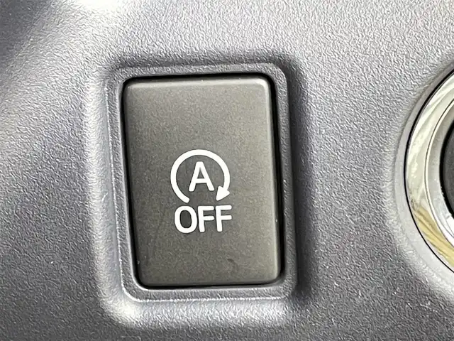 トヨタ ヴォクシー ZS 煌Ⅱ 千葉県 2016(平28)年 8.8万km ホワイトパールクリスタルシャイン 禁煙車/Toyota Safety Sense C/・プリクラッシュブレーキ/・レーンキーピングアシスト/・ハイビームアシスト/・横滑り防止装置 /・衝突安全ボディ/両側パワースライドドア/社外8インチナビ/CD/DVD/Bluetooth/フルセグ/バックカメラ/LEDオートライト/純正16インチアルミホイール/純正フロアマット/オートエアコン/アイドリングストップ/プッシュスタート/スマートキー