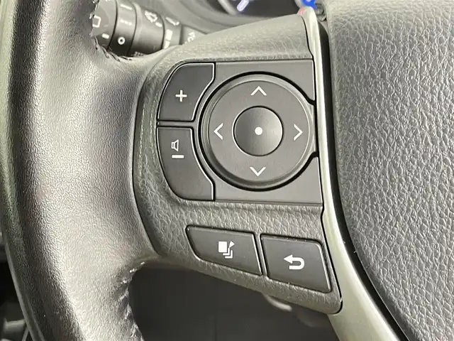 トヨタ ヴォクシー ZS 煌Ⅱ 千葉県 2016(平28)年 8.8万km ホワイトパールクリスタルシャイン 禁煙車/Toyota Safety Sense C/・プリクラッシュブレーキ/・レーンキーピングアシスト/・ハイビームアシスト/・横滑り防止装置 /・衝突安全ボディ/両側パワースライドドア/社外8インチナビ/CD/DVD/Bluetooth/フルセグ/バックカメラ/LEDオートライト/純正16インチアルミホイール/純正フロアマット/オートエアコン/アイドリングストップ/プッシュスタート/スマートキー