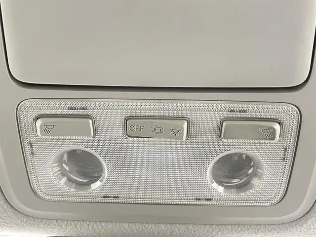 トヨタ ヴォクシー ZS 煌Ⅱ 千葉県 2016(平28)年 8.8万km ホワイトパールクリスタルシャイン 禁煙車/Toyota Safety Sense C/・プリクラッシュブレーキ/・レーンキーピングアシスト/・ハイビームアシスト/・横滑り防止装置 /・衝突安全ボディ/両側パワースライドドア/社外8インチナビ/CD/DVD/Bluetooth/フルセグ/バックカメラ/LEDオートライト/純正16インチアルミホイール/純正フロアマット/オートエアコン/アイドリングストップ/プッシュスタート/スマートキー