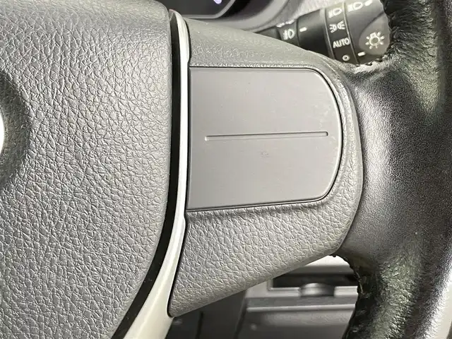 トヨタ ヴォクシー ZS 煌Ⅱ 千葉県 2016(平28)年 8.8万km ホワイトパールクリスタルシャイン 禁煙車/Toyota Safety Sense C/・プリクラッシュブレーキ/・レーンキーピングアシスト/・ハイビームアシスト/・横滑り防止装置 /・衝突安全ボディ/両側パワースライドドア/社外8インチナビ/CD/DVD/Bluetooth/フルセグ/バックカメラ/LEDオートライト/純正16インチアルミホイール/純正フロアマット/オートエアコン/アイドリングストップ/プッシュスタート/スマートキー