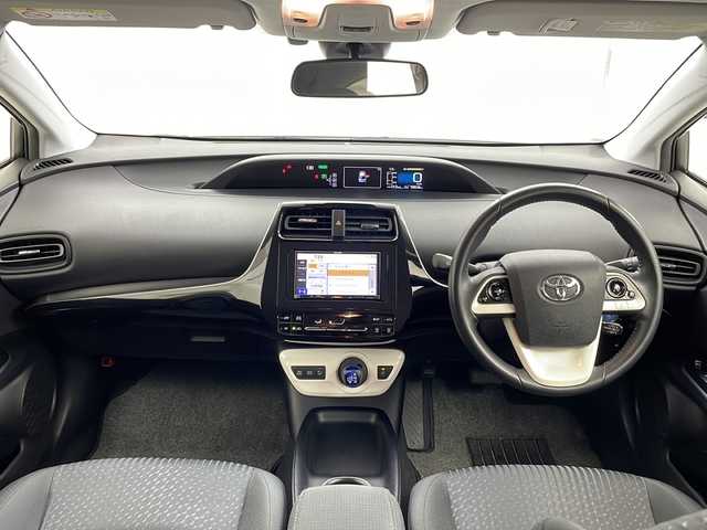 トヨタ プリウス S 茨城県 2016(平28)年 5.9万km スーパーホワイトⅡ 社外ナビ/ワンセグTV/バックカメラ/ETC/追従クルーズコントロール/社外15インチアルミホイール/横滑り防止装置/LEDヘッドライト/衝突軽減ブレーキ