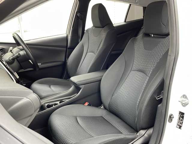 トヨタ プリウス S 茨城県 2016(平28)年 5.9万km スーパーホワイトⅡ 社外ナビ/ワンセグTV/バックカメラ/ETC/追従クルーズコントロール/社外15インチアルミホイール/横滑り防止装置/LEDヘッドライト/衝突軽減ブレーキ