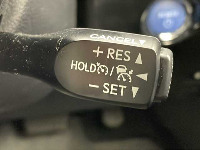 トヨタ プリウス S 茨城県 2016(平28)年 5.9万km スーパーホワイトⅡ 社外ナビ/ワンセグTV/バックカメラ/ETC/追従クルーズコントロール/社外15インチアルミホイール/横滑り防止装置/LEDヘッドライト/衝突軽減ブレーキ