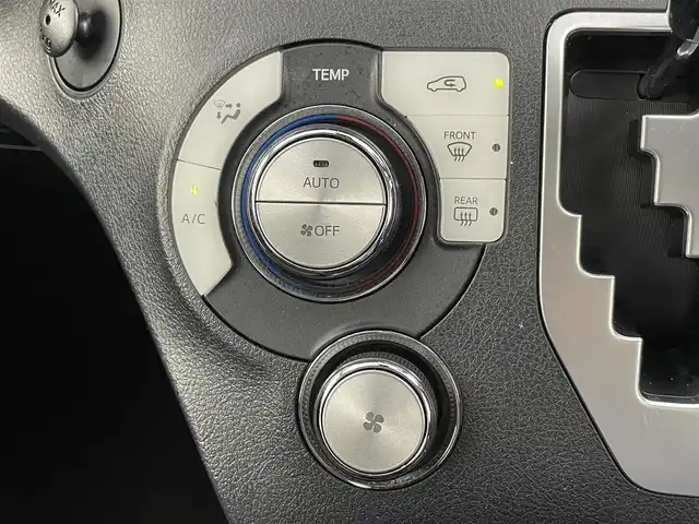 トヨタ シエンタ ハイブリッド ファンベースG クエロ 千葉県 2021(令3)年 4.2万km ブラックマイカ トヨタセーフティセンス/・プリクラッシュセーフティ/・レーンディパーチャーアラート/・パーキングサポートブレーキ/・クリアランスソナー/・オートマチックハイビーム/・先行車発進お知らせ機能/純正7型SDナビ/・型番:NSZT-W68T/・フルセグTV/Bluetooth/CD/DVD/・バックカメラ/・ETC/両側パワースライドドア/アイドリングストップ/クルーズコントロール/革巻きステアリング/・ステアリングスイッチ/ハーフレザーシート/プッシュスタート/・スマートキー/・スペアキー/LEDヘッドライト/・オートライト/・フォグライト/純正フロアマット/取扱説明書