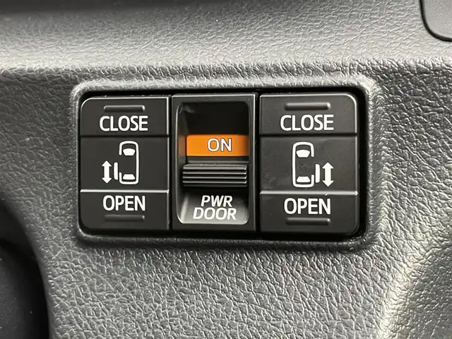トヨタ シエンタ ハイブリッド ファンベースG クエロ 千葉県 2021(令3)年 4.2万km ブラックマイカ トヨタセーフティセンス/・プリクラッシュセーフティ/・レーンディパーチャーアラート/・パーキングサポートブレーキ/・クリアランスソナー/・オートマチックハイビーム/・先行車発進お知らせ機能/純正7型SDナビ/・型番:NSZT-W68T/・フルセグTV/Bluetooth/CD/DVD/・バックカメラ/・ETC/両側パワースライドドア/アイドリングストップ/クルーズコントロール/革巻きステアリング/・ステアリングスイッチ/ハーフレザーシート/プッシュスタート/・スマートキー/・スペアキー/LEDヘッドライト/・オートライト/・フォグライト/純正フロアマット/取扱説明書