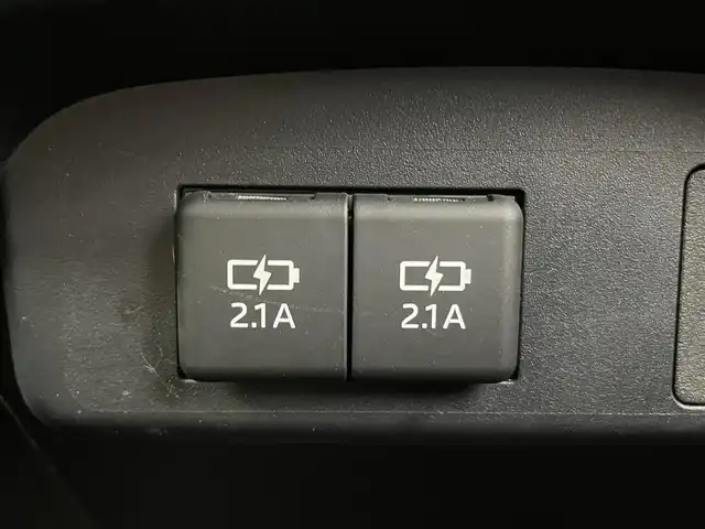 トヨタ シエンタ ハイブリッド ファンベースG クエロ 千葉県 2021(令3)年 4.2万km ブラックマイカ トヨタセーフティセンス/・プリクラッシュセーフティ/・レーンディパーチャーアラート/・パーキングサポートブレーキ/・クリアランスソナー/・オートマチックハイビーム/・先行車発進お知らせ機能/純正7型SDナビ/・型番:NSZT-W68T/・フルセグTV/Bluetooth/CD/DVD/・バックカメラ/・ETC/両側パワースライドドア/アイドリングストップ/クルーズコントロール/革巻きステアリング/・ステアリングスイッチ/ハーフレザーシート/プッシュスタート/・スマートキー/・スペアキー/LEDヘッドライト/・オートライト/・フォグライト/純正フロアマット/取扱説明書