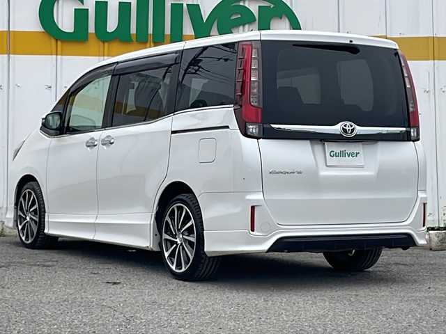 トヨタ エスクァイア Gi 埼玉県 2014(平26)年 9.2万km ホワイトパールクリスタルシャイン 外部検査実施済み/レザーシート/前席シートヒーター/純正ＳＤナビ＆フルセグＴＶ/（ＤＶＤ＆ＣＤ＆ＭＳＶ＆ＵＳＢ＆ＢＴ）/バックカメラ/ビルトインＥＴＣ/前後ドライブレコーダー/レーンアシスト/クルーズコントロール/ウッドコンビステアリング/ステアリングリモコン/アイドリングストップ/両側パワースライドドア/ＴＲＤエアロ/社外１８inアルミホイール/オートハイビーム/オートライト/ＬＥＤライト/フォグランプ/電動格納ミラー/スマートキー/プッシュスタート/Ｗエアバッグ/横滑り防止機能/ＡＢＳ/ドアバイザー/フロアマット/新車保証書/取扱説明書（車両＆ナビ）/スマートスペアキー有